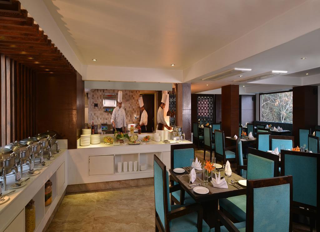 RK Sarovar Portico Srīnagar Esterno foto